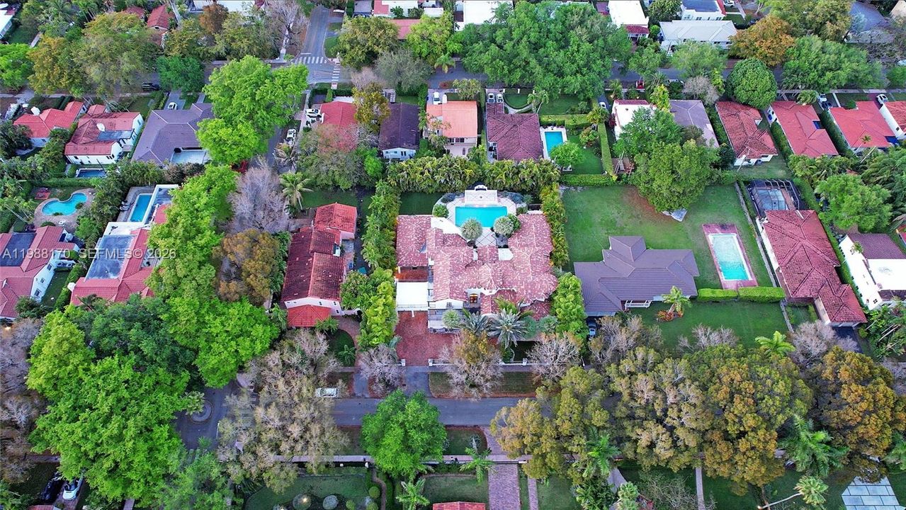 En Venta: $5,992,000 (6 camas, 5 baños, 6492 Pies cuadrados)
