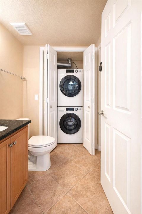 1/2 Bath and Laundry Room