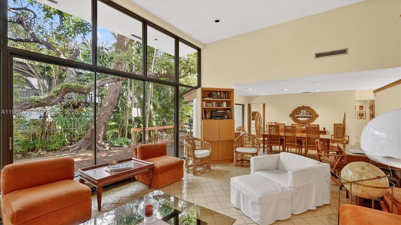 For Sale: $3,199,000 (3 beds, 2 baths, 2772 Square Feet)