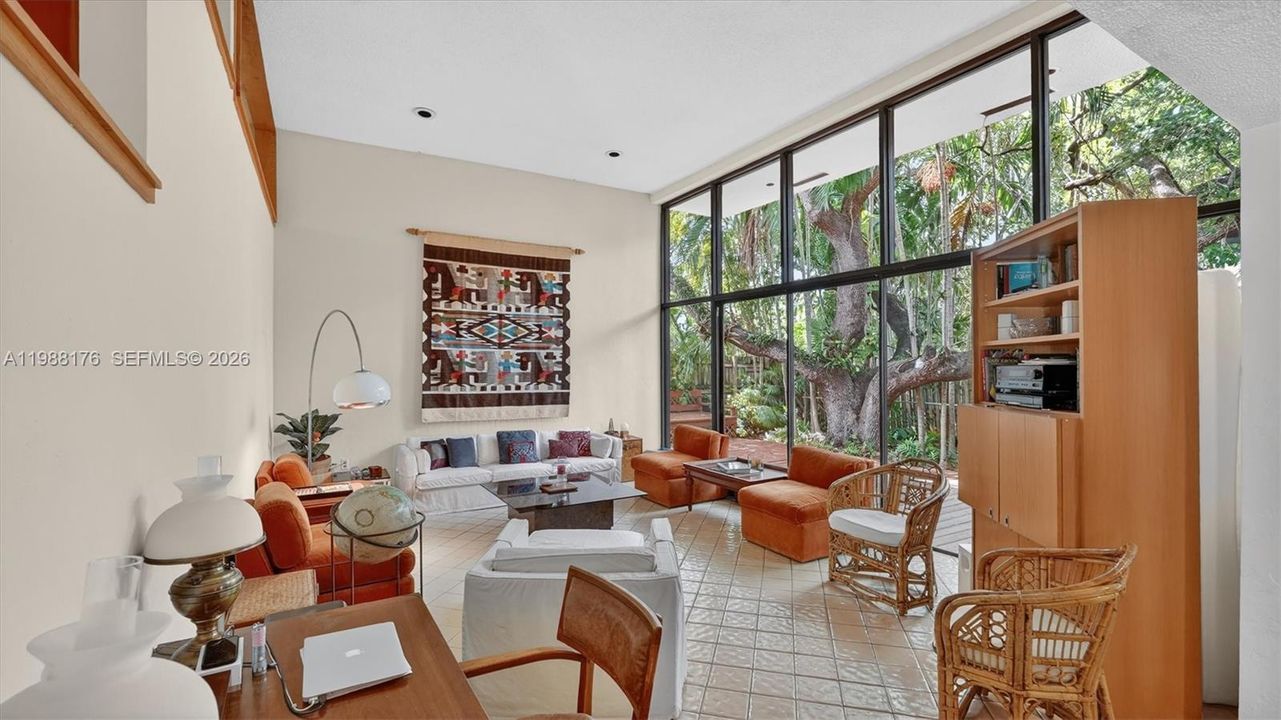 For Sale: $3,199,000 (3 beds, 2 baths, 2772 Square Feet)