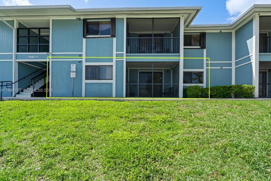 Activo con contrato: $225,000 (2 camas, 2 baños, 921 Pies cuadrados)