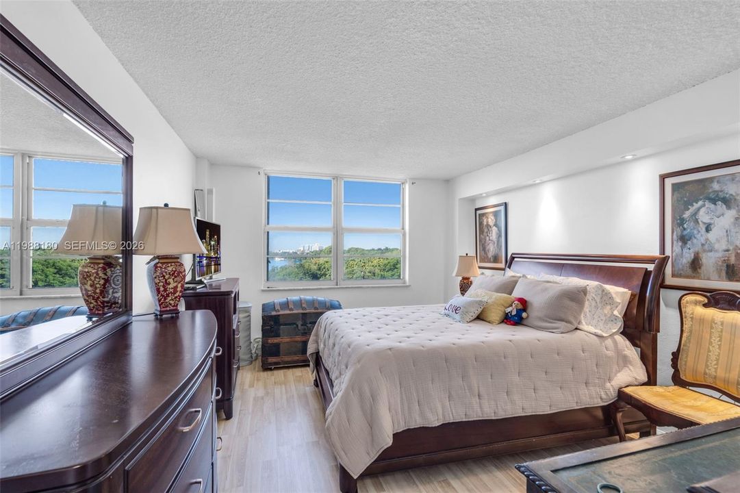 Под контрактом: $2,450 (1 спален, 1 ванн, 804 Квадратных фут)