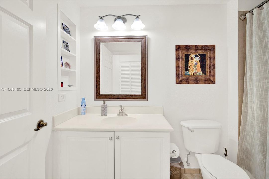 2nd Bathroom