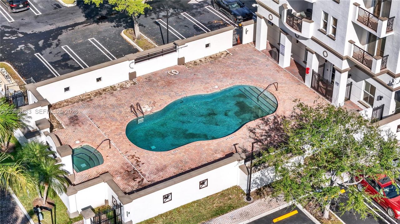 Vendido Recientemente: $479,000 (2 camas, 2 baños, 1145 Pies cuadrados)
