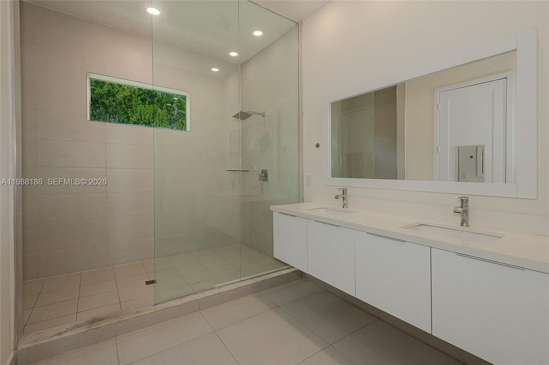 Amazing Main Bathroom