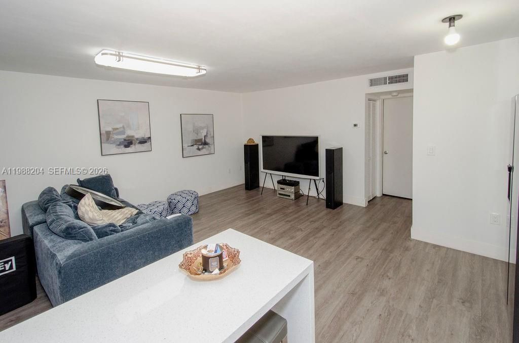 Activo con contrato: $1,700 (1 camas, 1 baños, 592 Pies cuadrados)