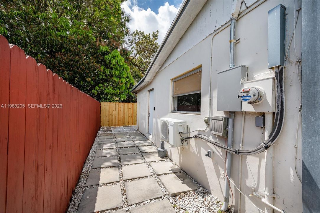 For Rent: $1,500 (1 beds, 1 baths, 550 Square Feet)