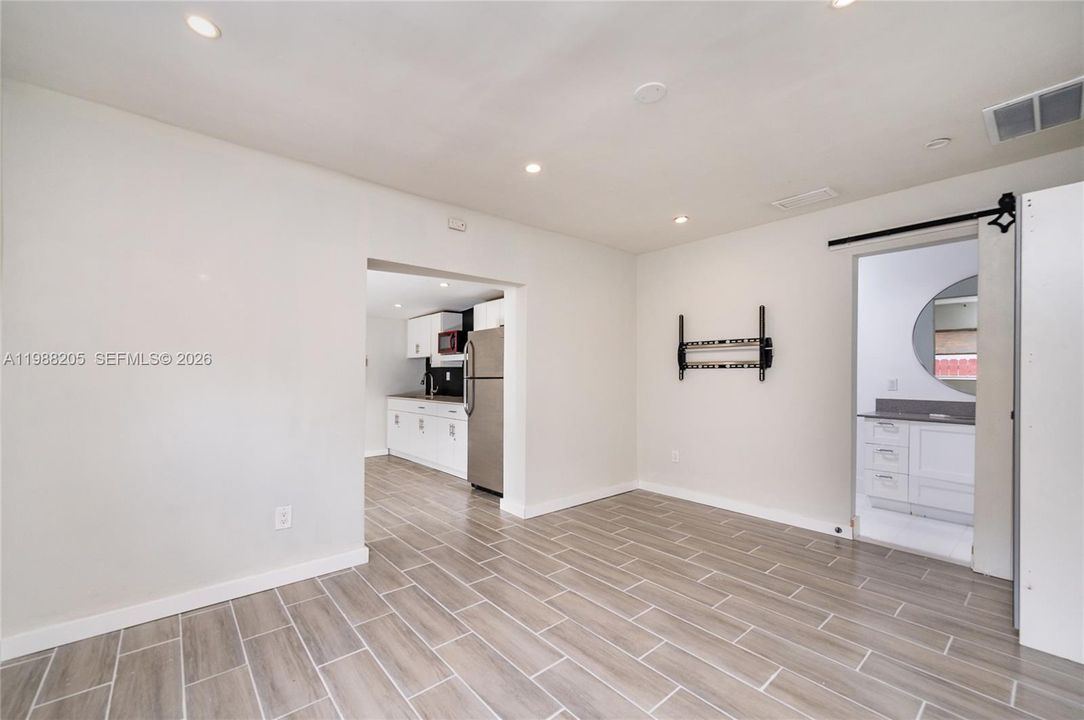 For Rent: $1,500 (1 beds, 1 baths, 550 Square Feet)