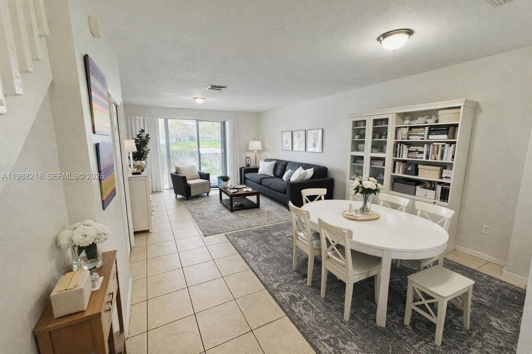 En Venta: $359,900 (3 camas, 2 baños, 1306 Pies cuadrados)
