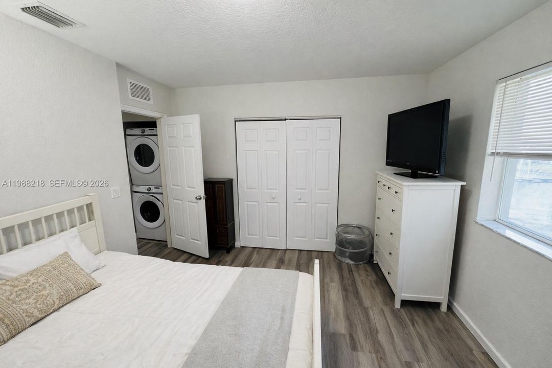 En Venta: $359,900 (3 camas, 2 baños, 1306 Pies cuadrados)