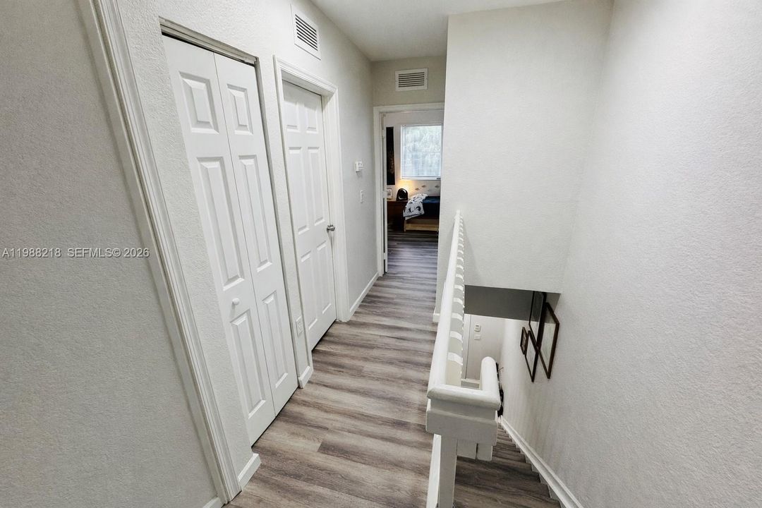 En Venta: $359,900 (3 camas, 2 baños, 1306 Pies cuadrados)