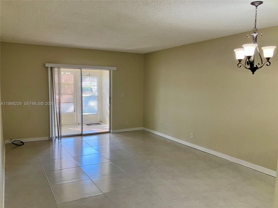 На продажу: $79,900 (1 спален, 1 ванн, 680 Квадратных фут)