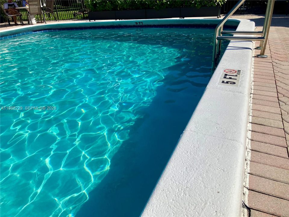 На продажу: $79,900 (1 спален, 1 ванн, 680 Квадратных фут)