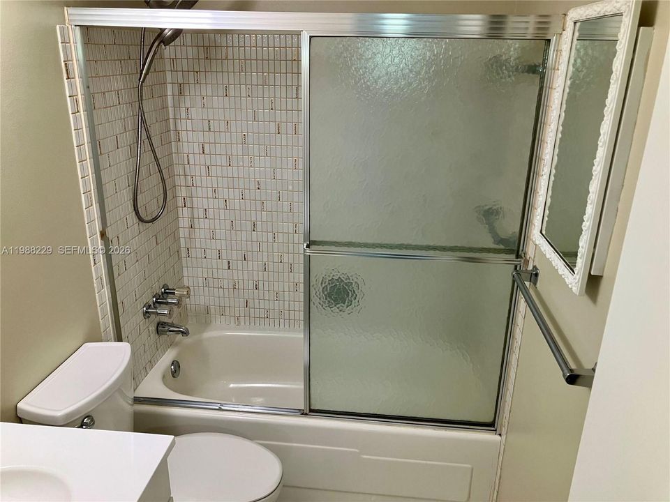 На продажу: $79,900 (1 спален, 1 ванн, 680 Квадратных фут)