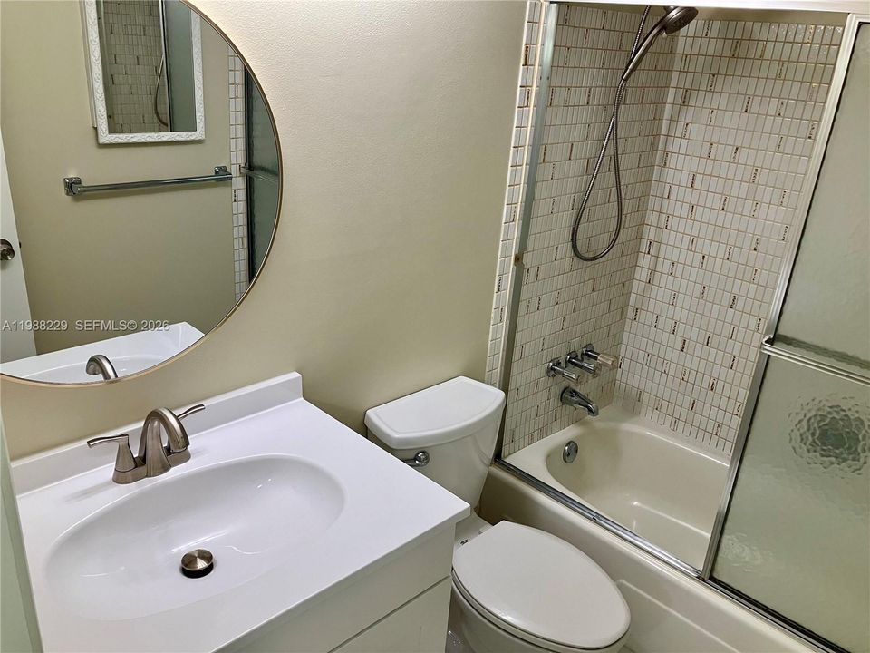 На продажу: $79,900 (1 спален, 1 ванн, 680 Квадратных фут)