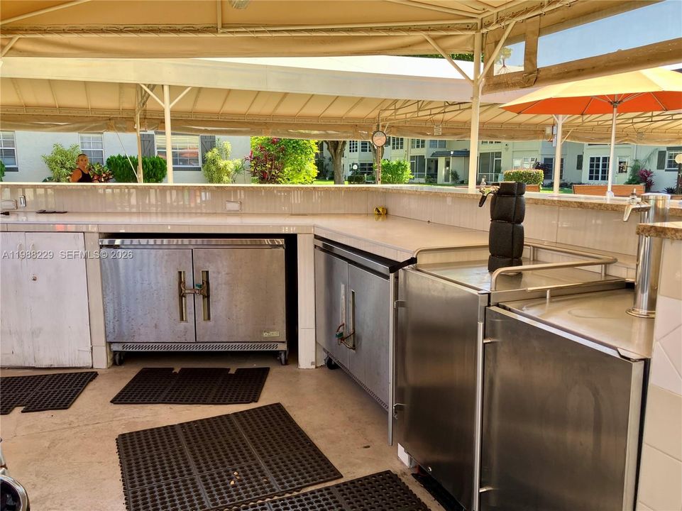 На продажу: $79,900 (1 спален, 1 ванн, 680 Квадратных фут)