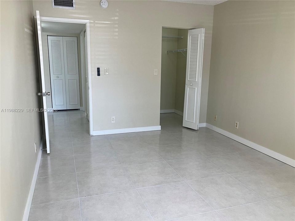 На продажу: $79,900 (1 спален, 1 ванн, 680 Квадратных фут)