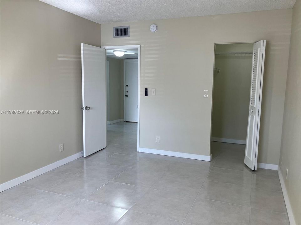 На продажу: $79,900 (1 спален, 1 ванн, 680 Квадратных фут)