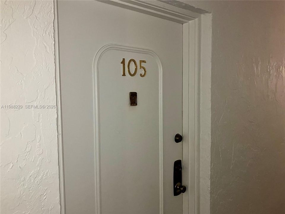 На продажу: $79,900 (1 спален, 1 ванн, 680 Квадратных фут)