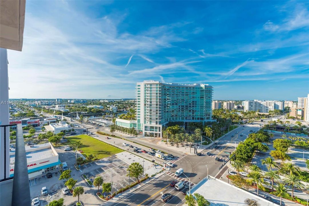 For Rent: $3,200 (2 beds, 2 baths, 1074 Square Feet)