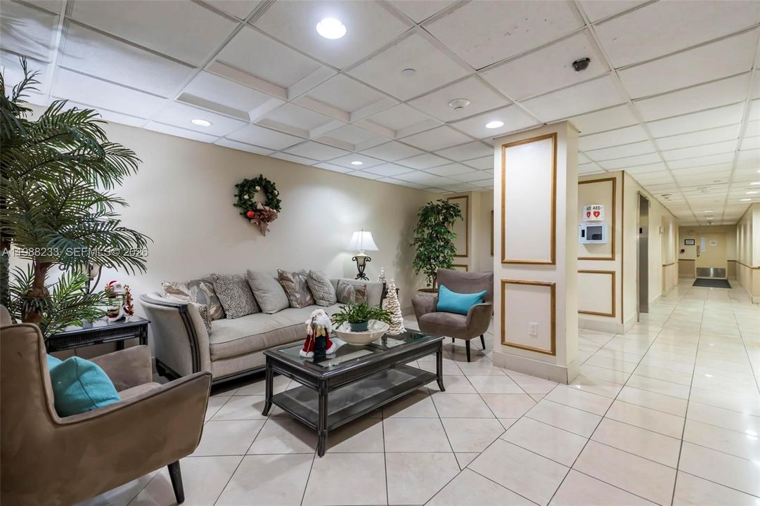 For Rent: $3,200 (2 beds, 2 baths, 1074 Square Feet)