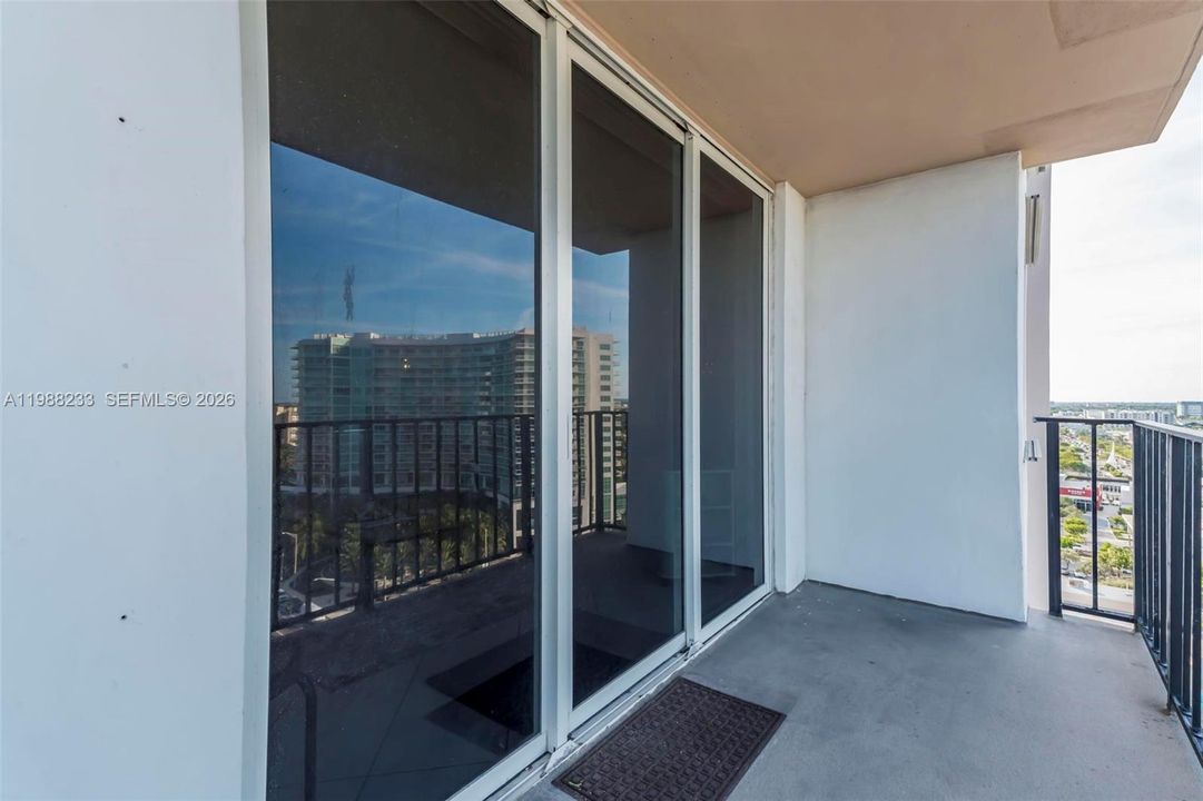 For Rent: $3,200 (2 beds, 2 baths, 1074 Square Feet)