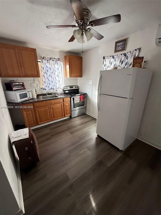 For Sale: $675,000 (0 beds, 0 baths, 2000 Square Feet)