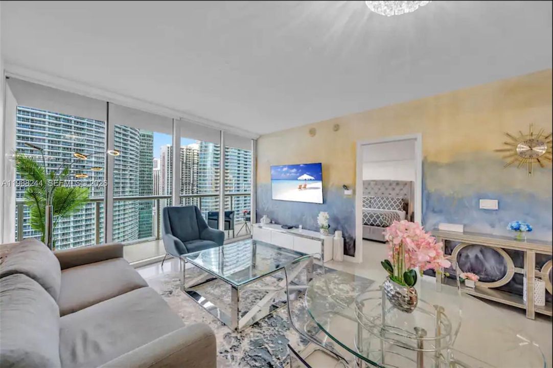 For Sale: $675,000 (1 beds, 1 baths, 790 Square Feet)