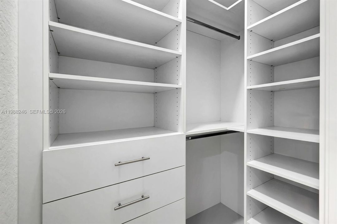 Vendido Recientemente: $600,000 (4 camas, 3 baños, 1774 Pies cuadrados)