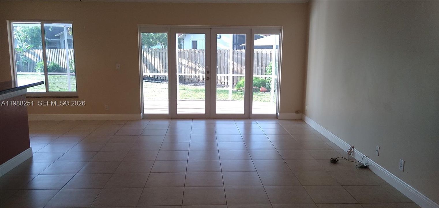 Recientemente alquilado: $4,500 (4 camas, 3 baños, 2981 Pies cuadrados)