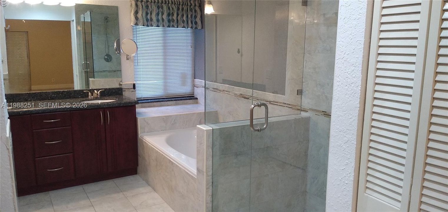 Recientemente alquilado: $4,500 (4 camas, 3 baños, 2981 Pies cuadrados)