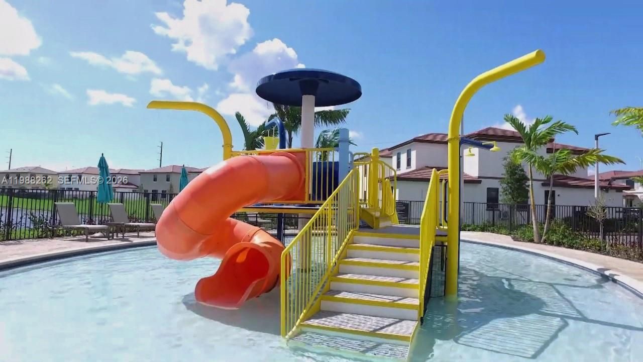 На продажу: $585,000 (4 спален, 3 ванн, 1781 Квадратных фут)