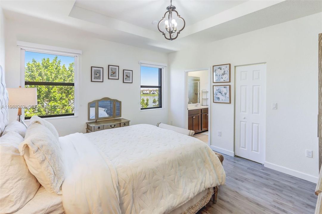 На продажу: $585,000 (4 спален, 3 ванн, 1781 Квадратных фут)