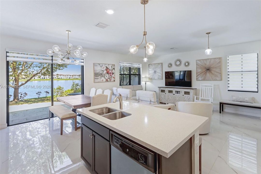 На продажу: $585,000 (4 спален, 3 ванн, 1781 Квадратных фут)