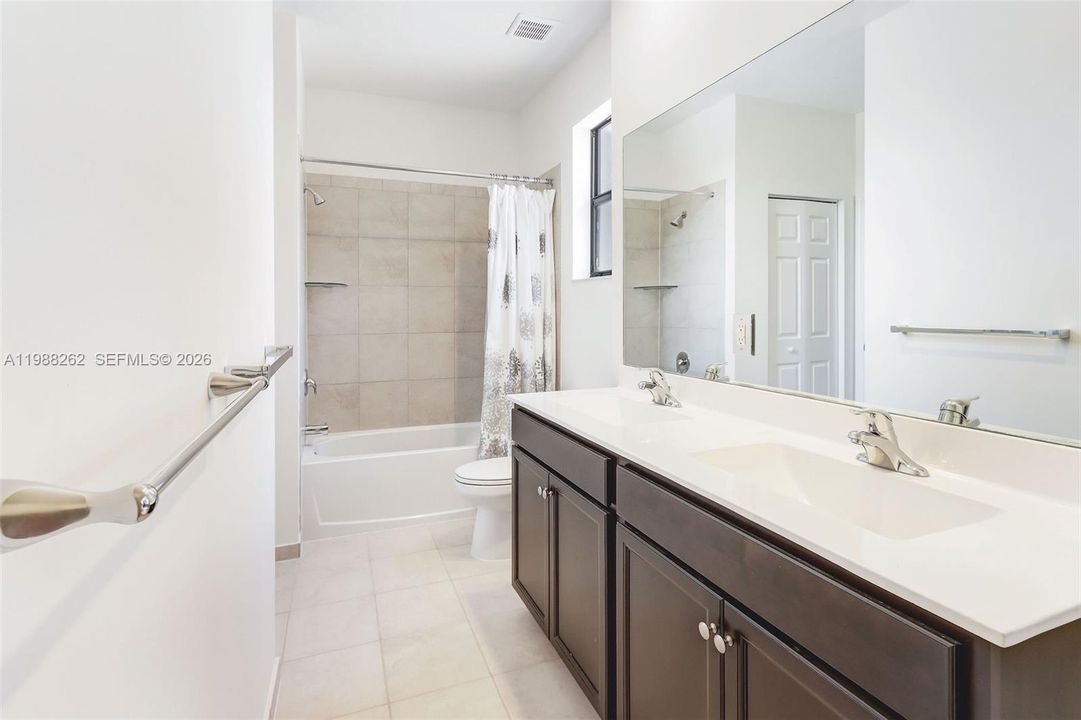 На продажу: $585,000 (4 спален, 3 ванн, 1781 Квадратных фут)