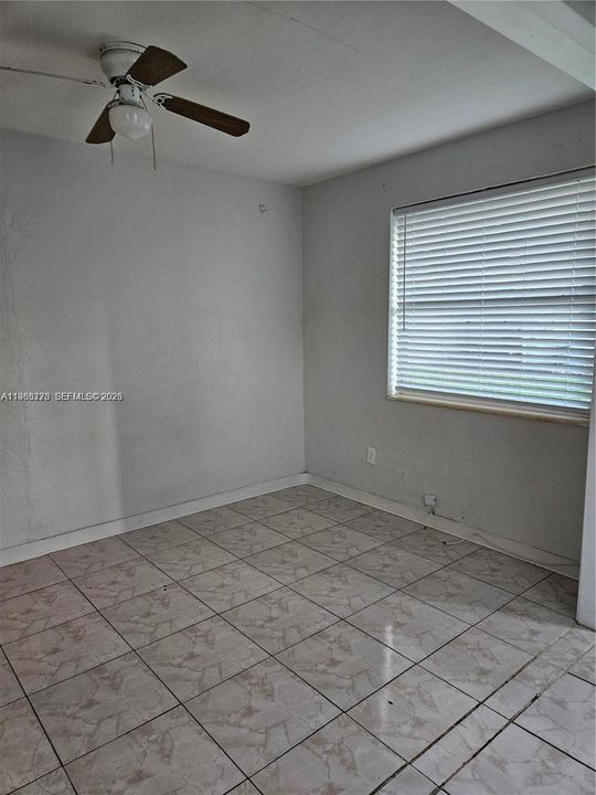 For Rent: $1,250 (0 beds, 1 baths, 400 Square Feet)