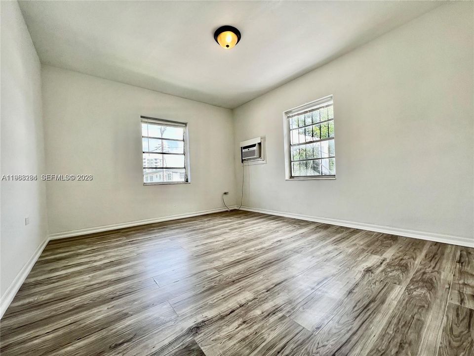 Recently Sold: $149,000 (2 beds, 2 baths, 894 Square Feet)