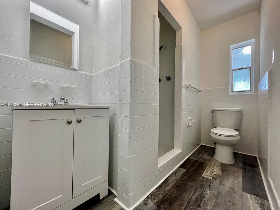 Recently Sold: $149,000 (2 beds, 2 baths, 894 Square Feet)