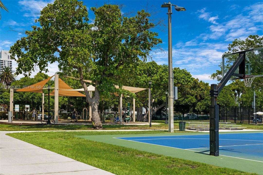 待售: $268,000 (1 贝兹, 1 浴室, 600 平方英尺)