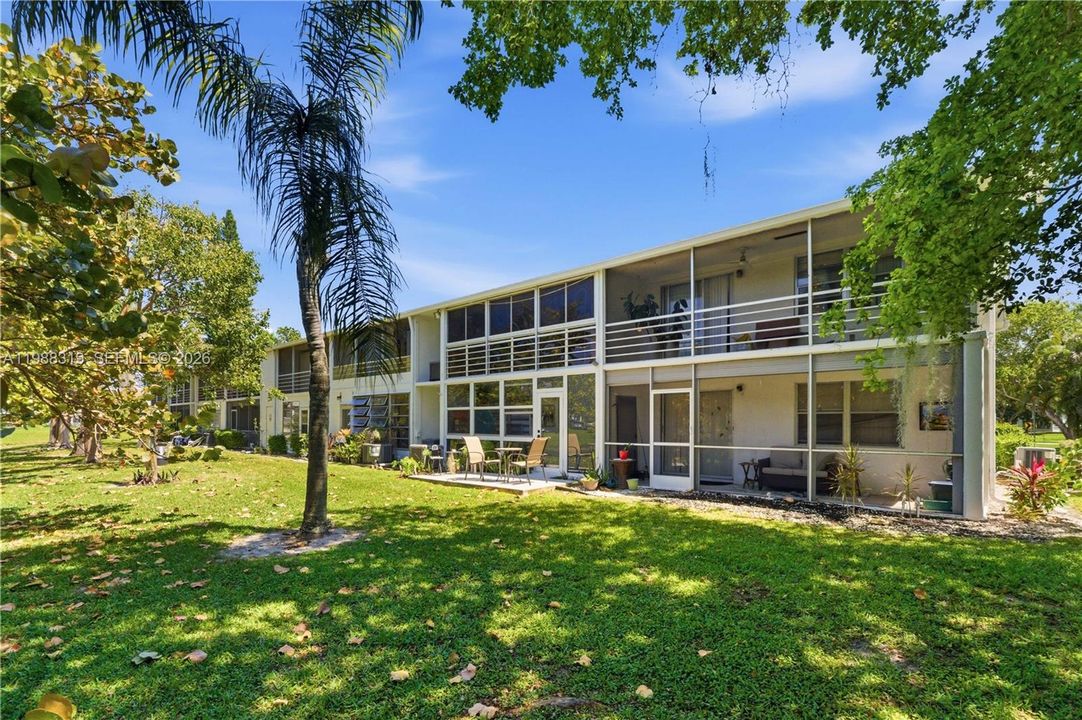 На продажу: $119,900 (2 спален, 1 ванн, 820 Квадратных фут)