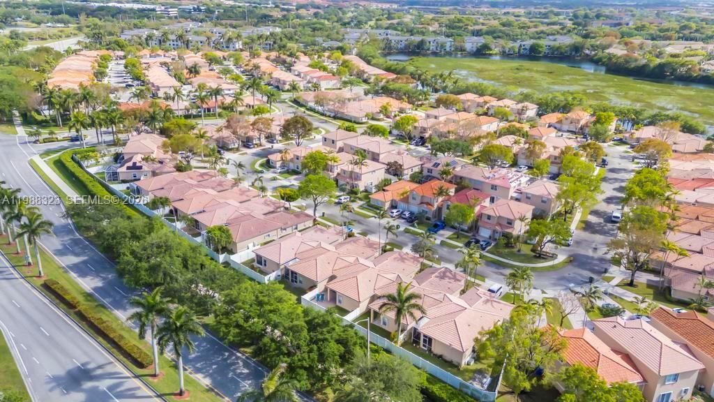 Под контрактом: $525,000 (3 спален, 2 ванн, 1278 Квадратных фут)