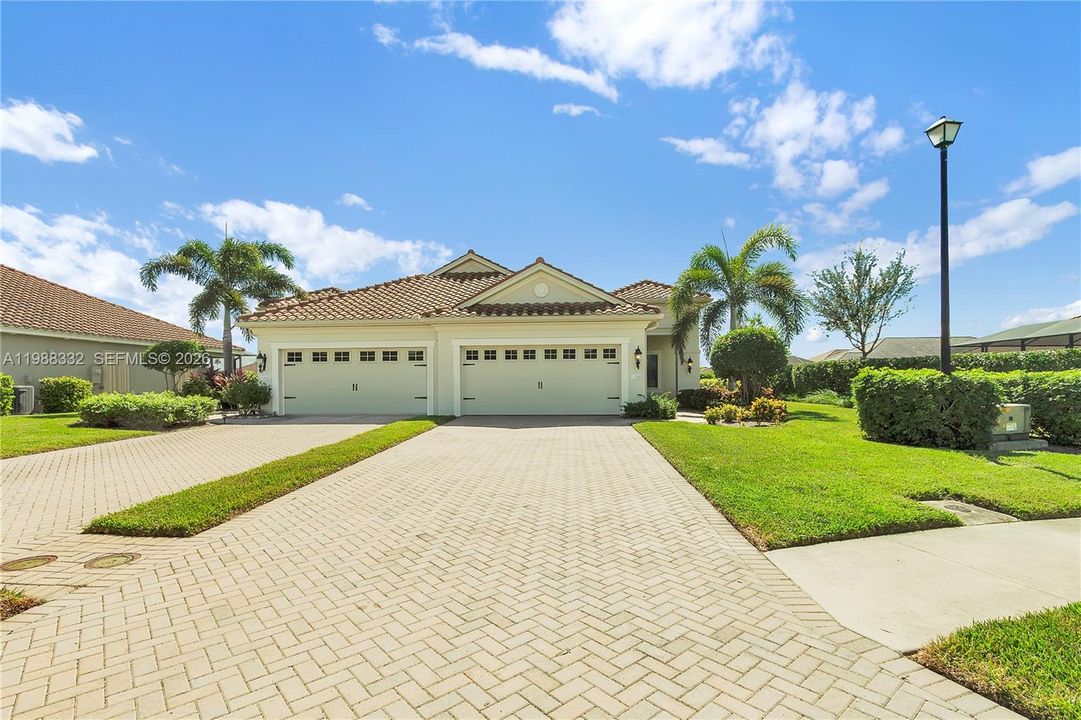 For Sale: $369,900 (3 beds, 2 baths, 1525 Square Feet)