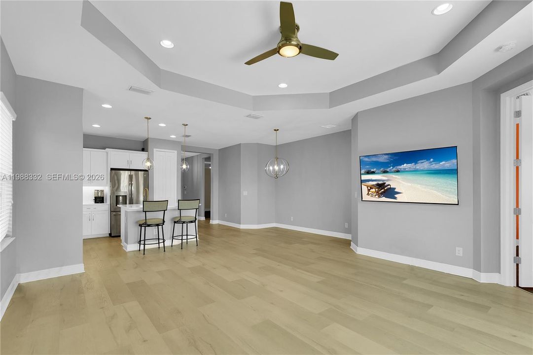 For Sale: $369,900 (3 beds, 2 baths, 1525 Square Feet)