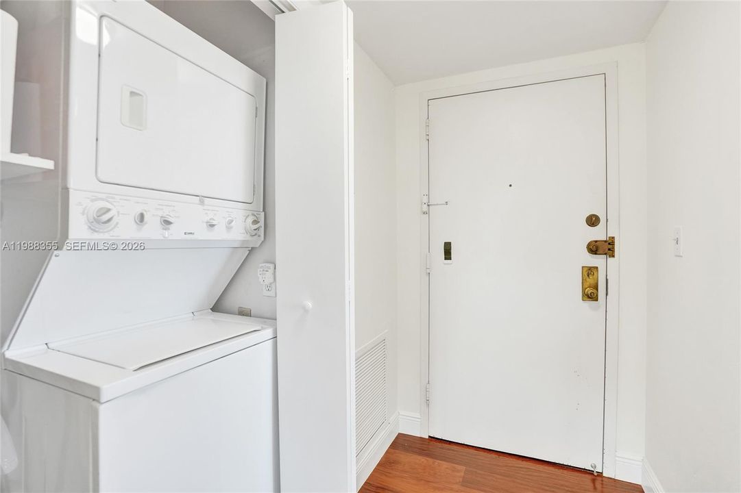 Active With Contract: $225,000 (2 beds, 2 baths, 1344 Square Feet)
