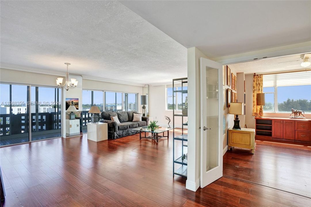 Active With Contract: $225,000 (2 beds, 2 baths, 1344 Square Feet)