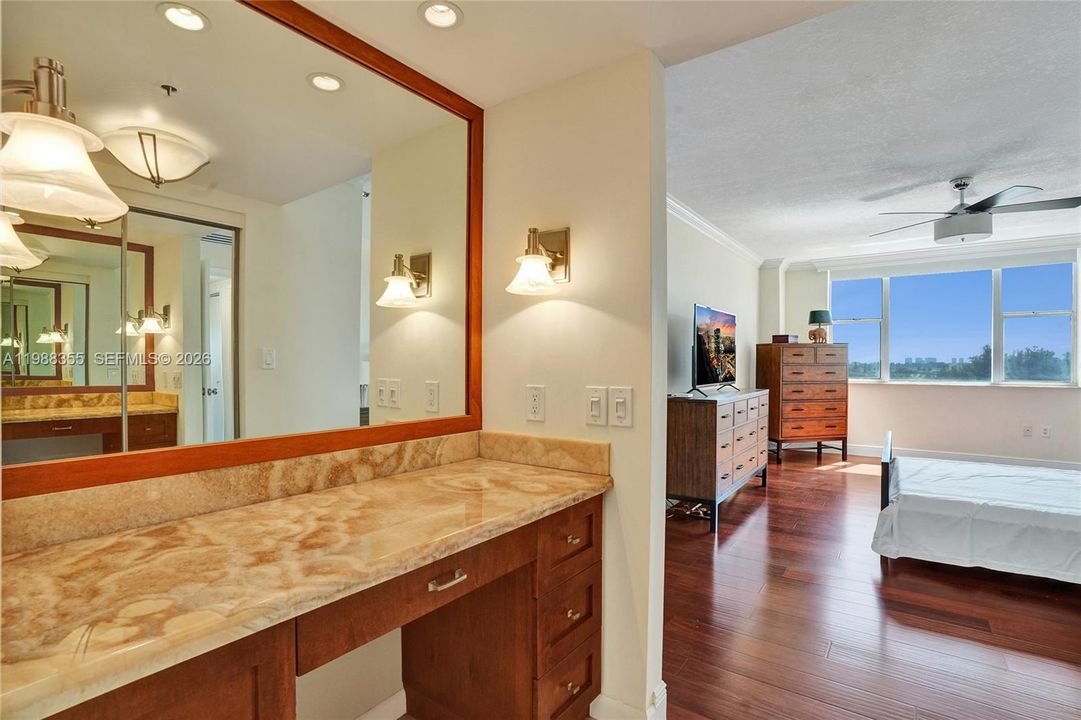 Active With Contract: $225,000 (2 beds, 2 baths, 1344 Square Feet)