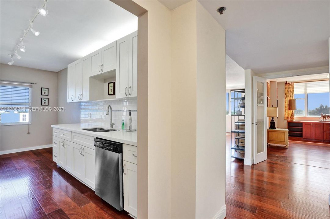 Active With Contract: $225,000 (2 beds, 2 baths, 1344 Square Feet)