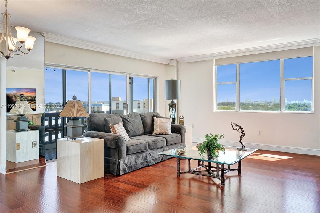 Active With Contract: $225,000 (2 beds, 2 baths, 1344 Square Feet)