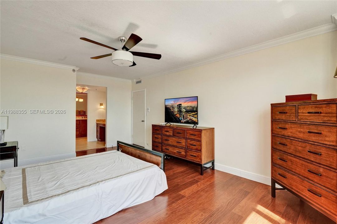 Active With Contract: $225,000 (2 beds, 2 baths, 1344 Square Feet)