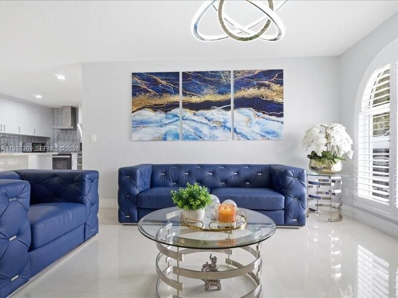 Active With Contract: $1,377,000 (5 beds, 5 baths, 2592 Square Feet)